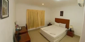 Deluxe Window - Bed