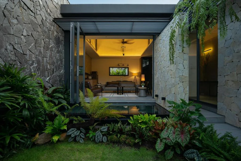 Blue Fingers KHouse Phan Thiet 호텔 상세 정보 및 리뷰 Garden